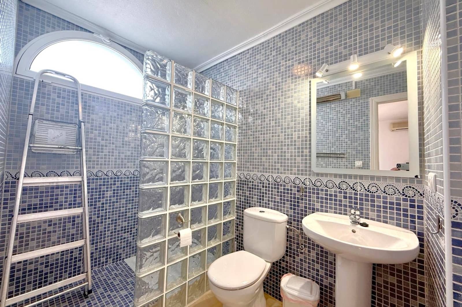 3 slaapkamer Huis te koop in Villamartin met zwembad - € 275.000 (Ref: 9679236)