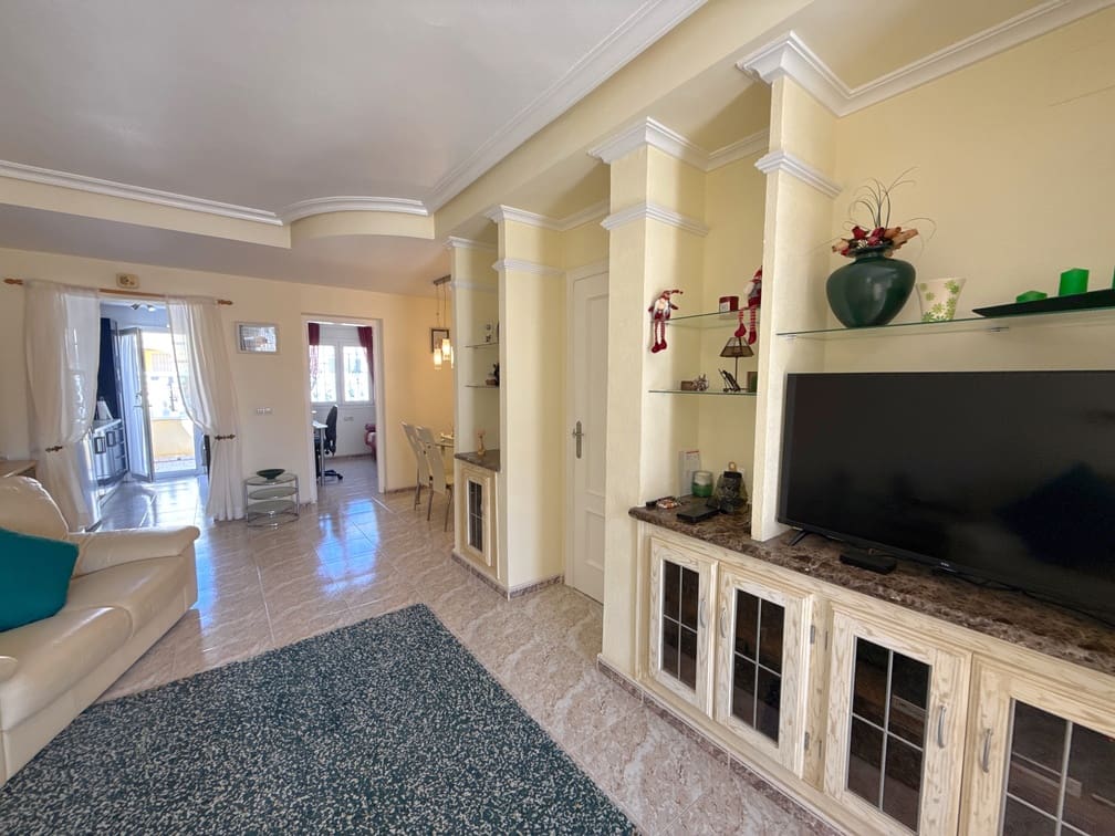 3 soveværelse Byhus til salg i Cabo Roig med swimmingpool garage - € 229.950 (Ref: 9694118)