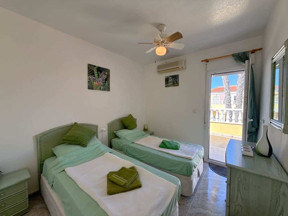 3 soveværelse Byhus til salg i Cabo Roig med swimmingpool garage - € 229.950 (Ref: 9694118)