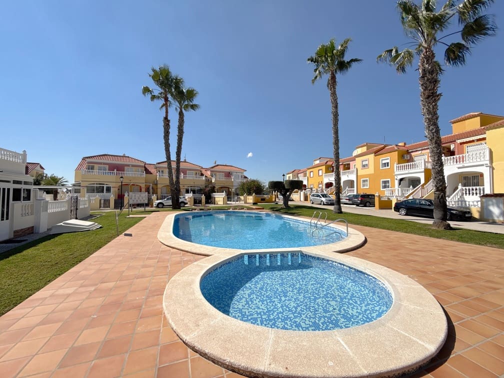 3 soveværelse Byhus til salg i Cabo Roig med swimmingpool garage - € 229.950 (Ref: 9694118)