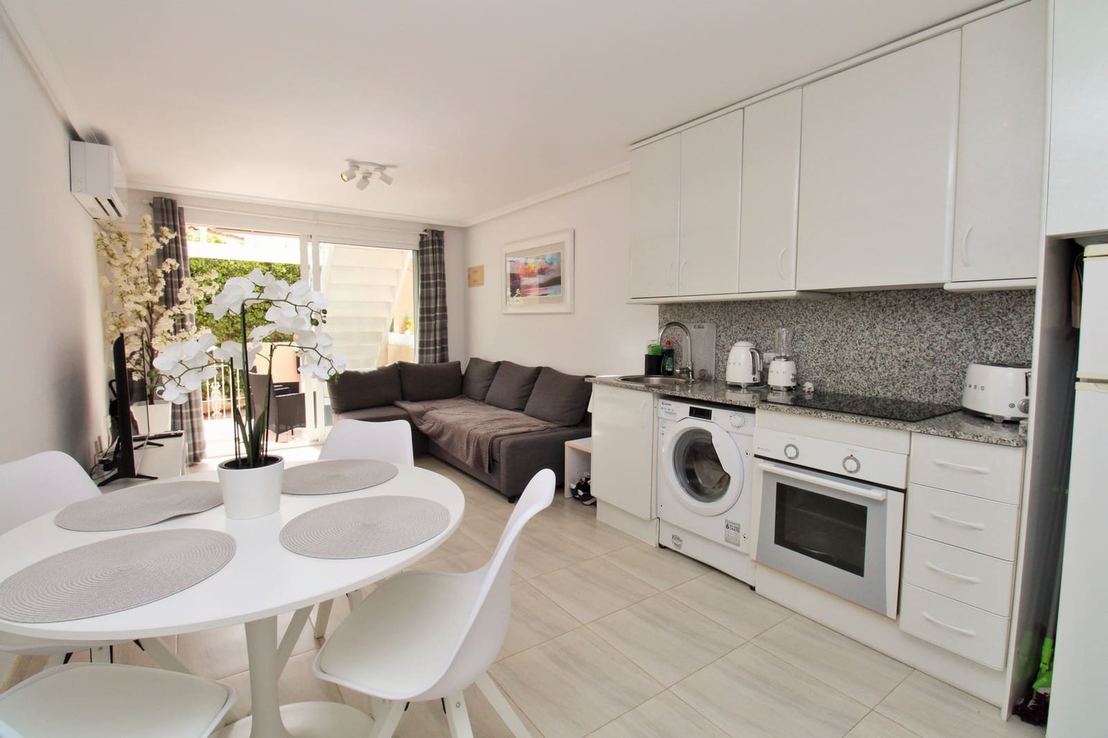 Casa de 1 habitación en Villamartin en venta - 129.950 € (Ref: 9697785)