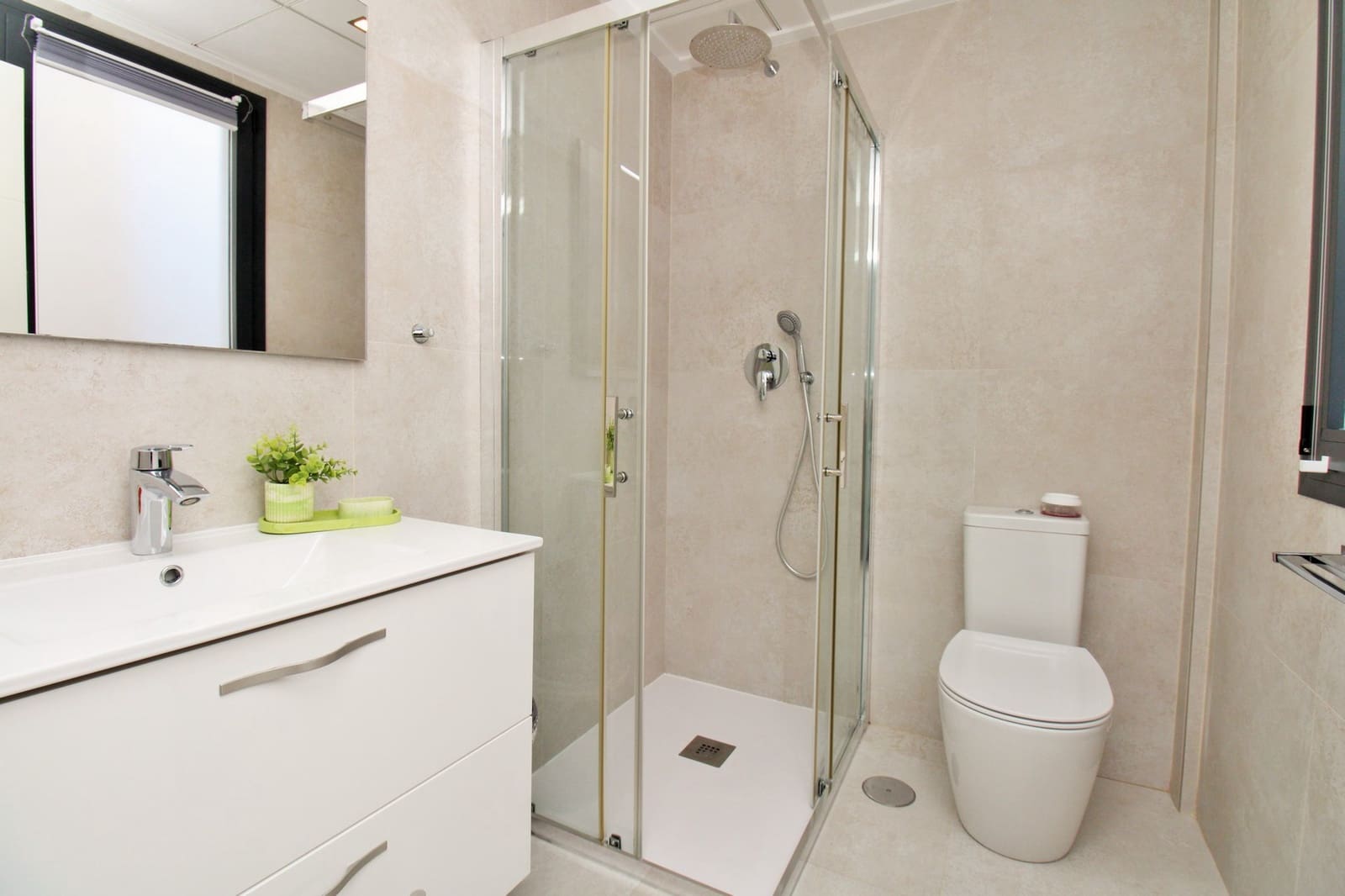 Casa de 2 habitaciones en Villamartin en venta con piscina - 294.990 € (Ref: 9702445)