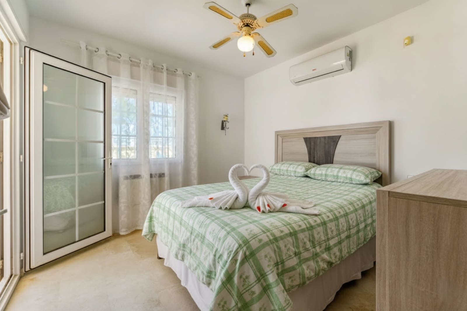 3 slaapkamer Villa te koop in Playa Flamenca met zwembad garage - € 365.000 (Ref: 9702449)