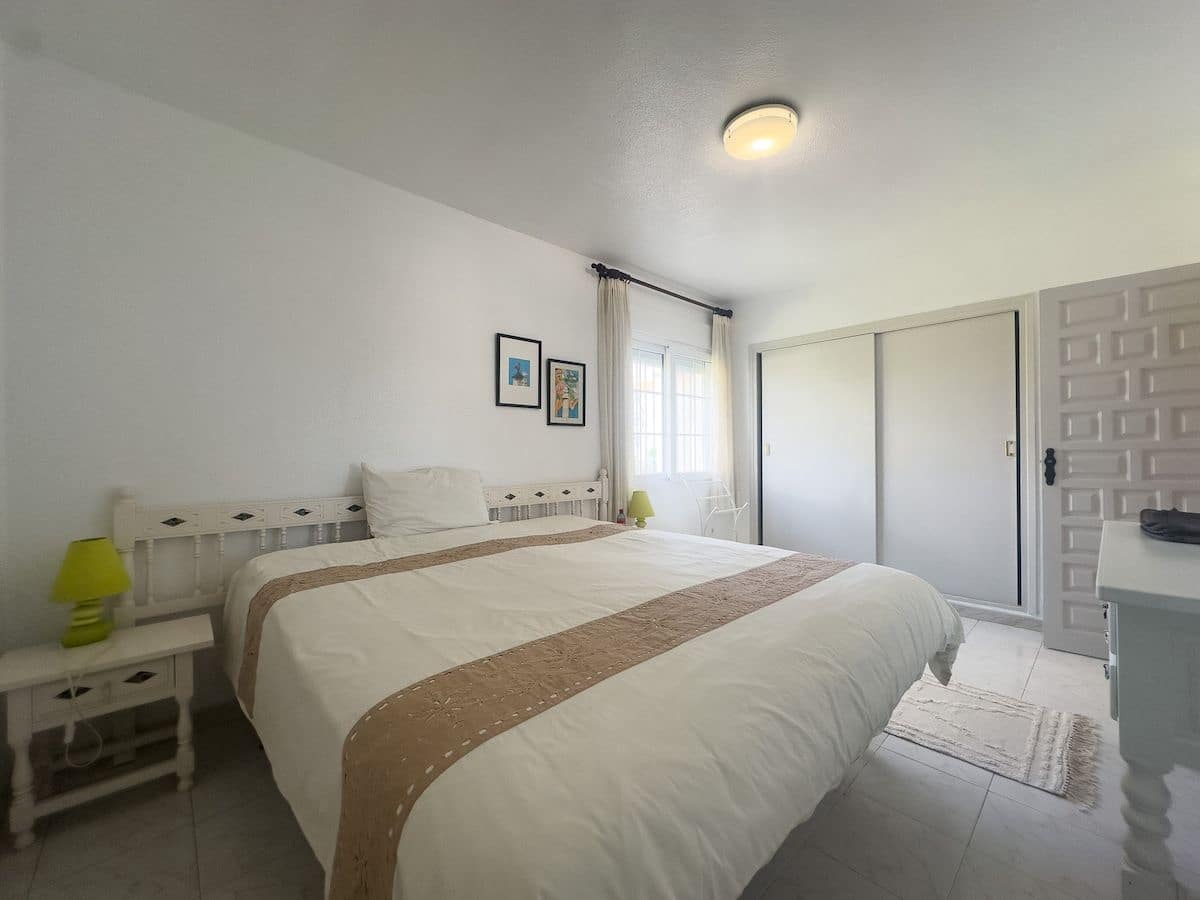 4 soveværelse Villa til salg i Playa Flamenca med swimmingpool garage - € 1.500.000 (Ref: 9703279)