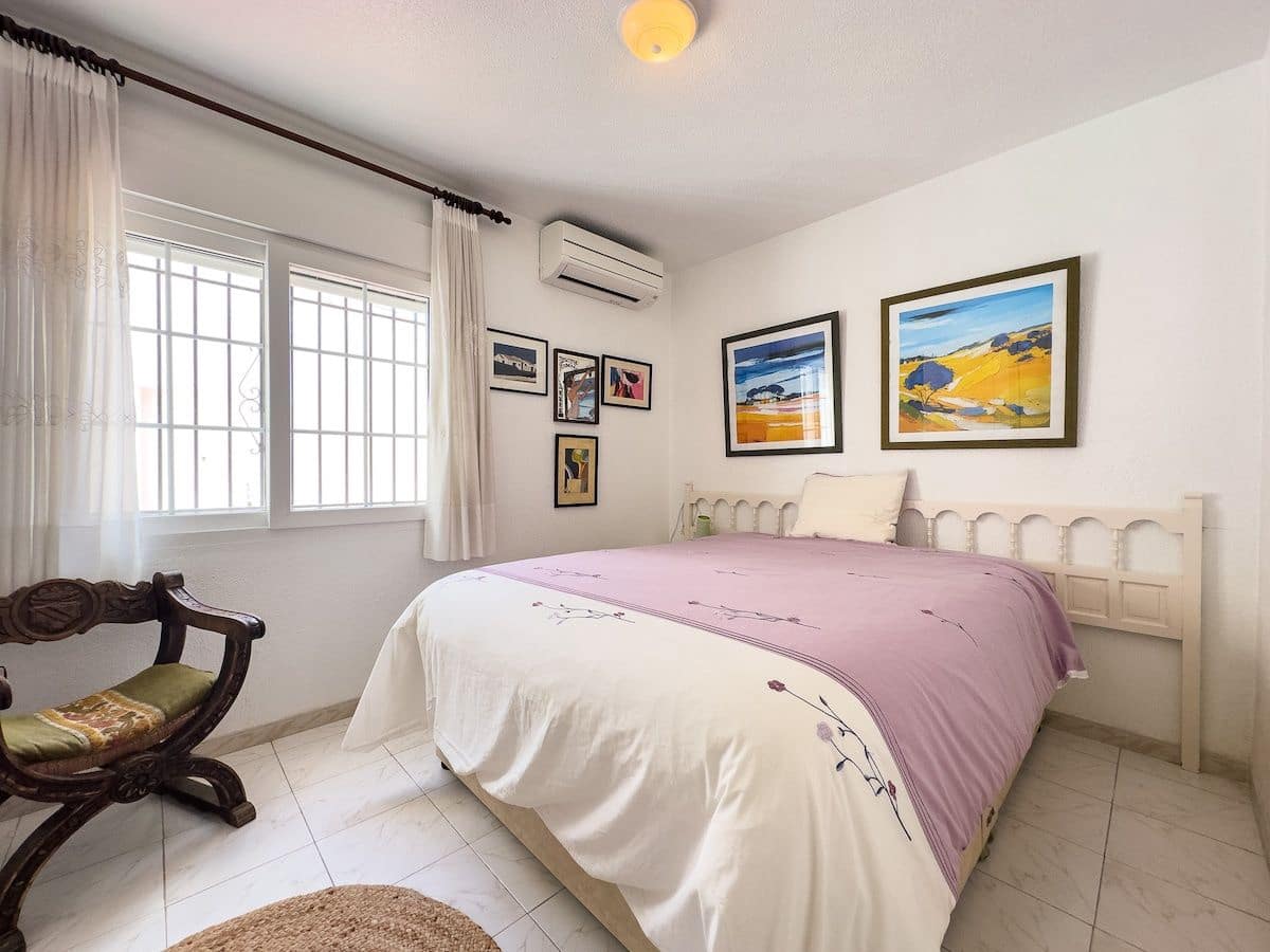 4 soveværelse Villa til salg i Playa Flamenca med swimmingpool garage - € 1.500.000 (Ref: 9703279)