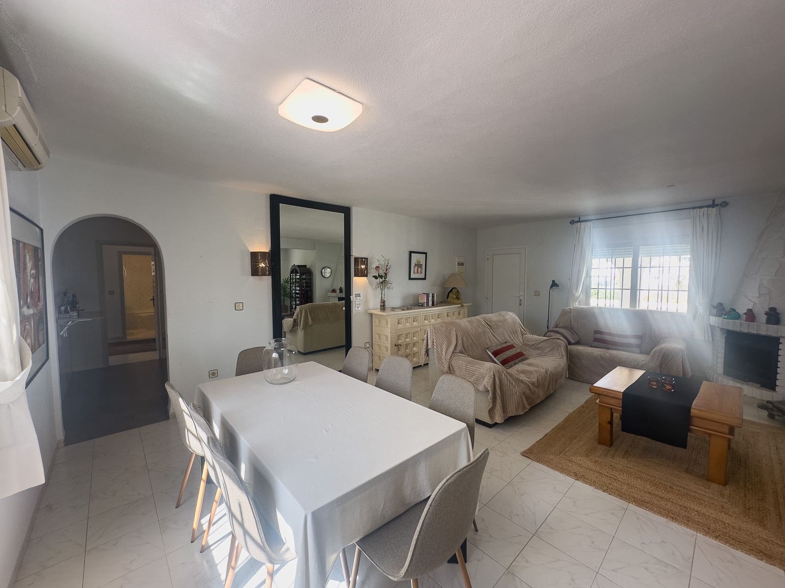 4 soveværelse Villa til salg i Playa Flamenca med swimmingpool garage - € 1.500.000 (Ref: 9703279)