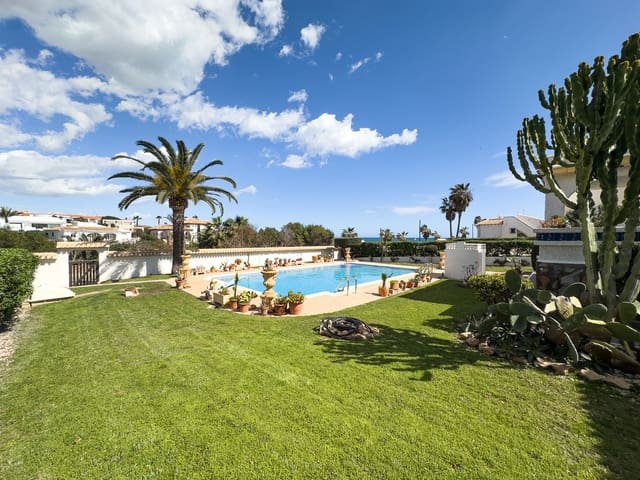 4 soveværelse Villa til salg i Playa Flamenca, Orihuela med swimmingpool garage - € 1.500.000 (Ref: 9703279)