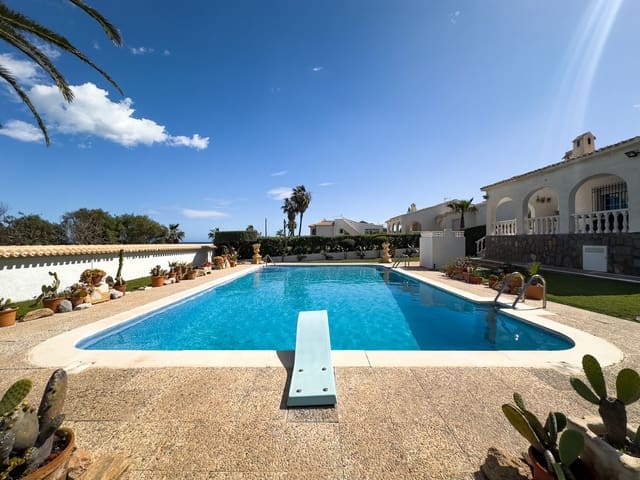 4 soveværelse Villa til salg i Playa Flamenca, Orihuela med swimmingpool garage - € 1.500.000 (Ref: 9703279)