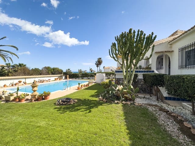 4 soveværelse Villa til salg i Playa Flamenca, Orihuela med swimmingpool garage - € 1.500.000 (Ref: 9703279)