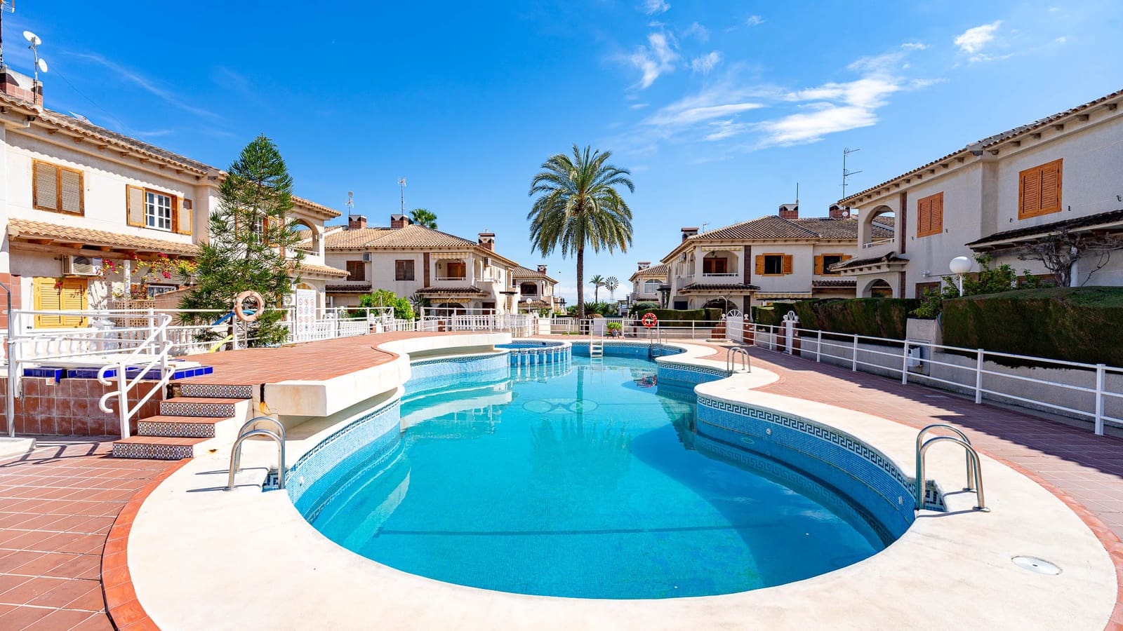2 bedroom Apartment for sale in Orihuela Costa with pool - € 165,000 (Ref: 9747299)