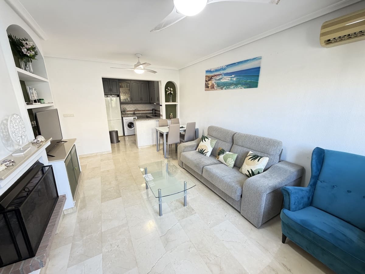 Casa de 2 habitaciones en Villamartin en venta con piscina garaje - 199.995 € (Ref: 9749403)