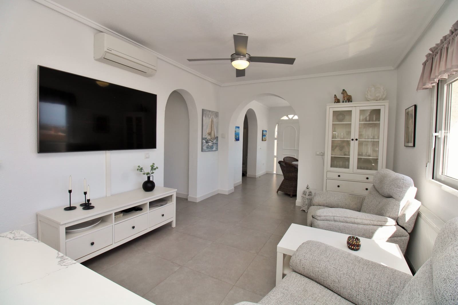 3 soveværelse Villa til salg i Villamartin med swimmingpool - € 499.000 (Ref: 9763279)