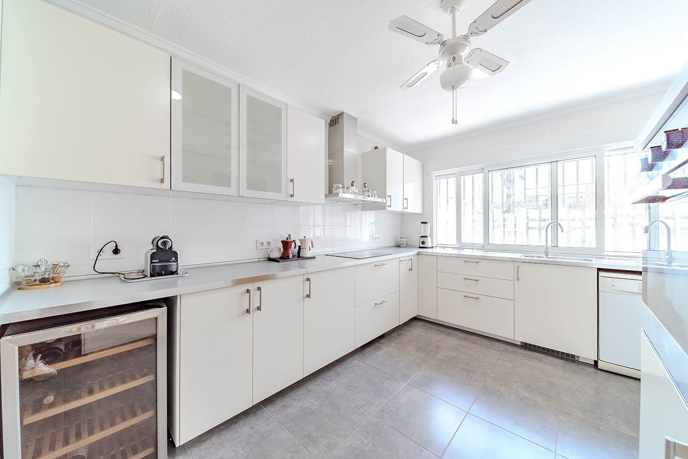 5 bedroom Villa for sale in La Zenia with pool - € 885,000 (Ref: 9763285)