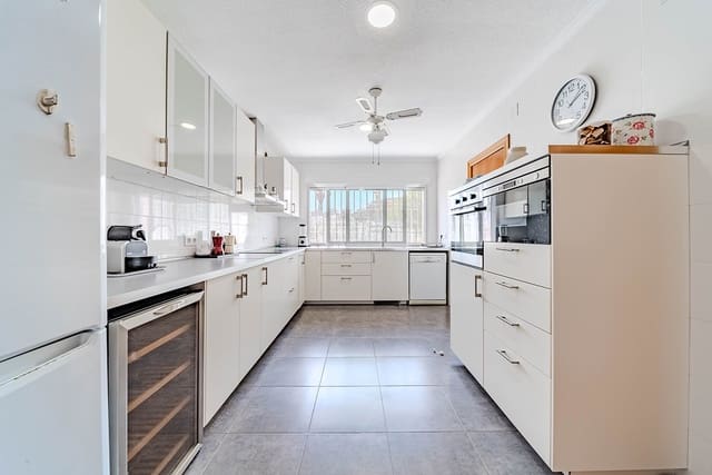 5 soverom Villa til salgs i La Zenia, Orihuela med svømmebasseng - € 885 000 (Ref: 9763285)