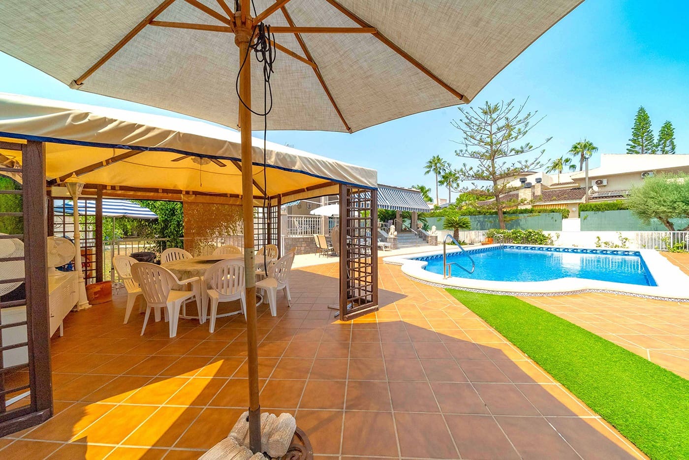 5 bedroom Villa for sale in La Zenia with pool - € 885,000 (Ref: 9763285)
