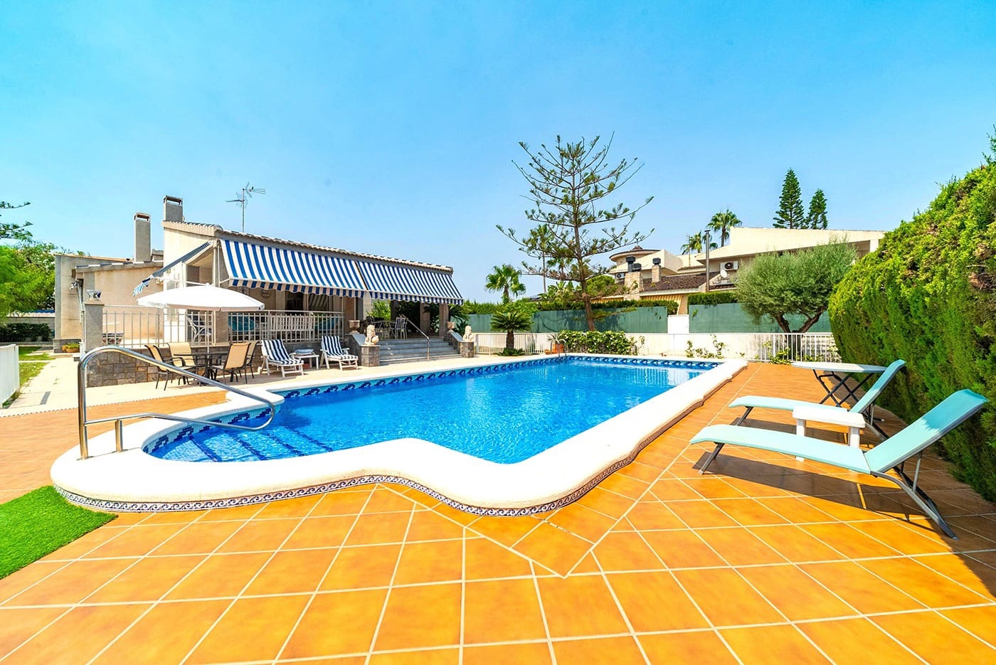 5 bedroom Villa for sale in La Zenia with pool - € 885,000 (Ref: 9763285)