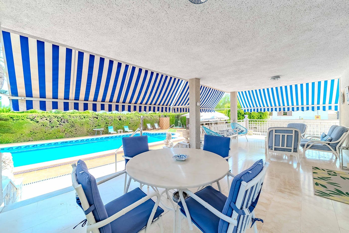 5 bedroom Villa for sale in La Zenia with pool - € 885,000 (Ref: 9763285)