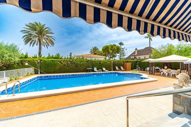 5 soverom Villa til salgs i La Zenia, Orihuela med svømmebasseng - € 885 000 (Ref: 9763285)