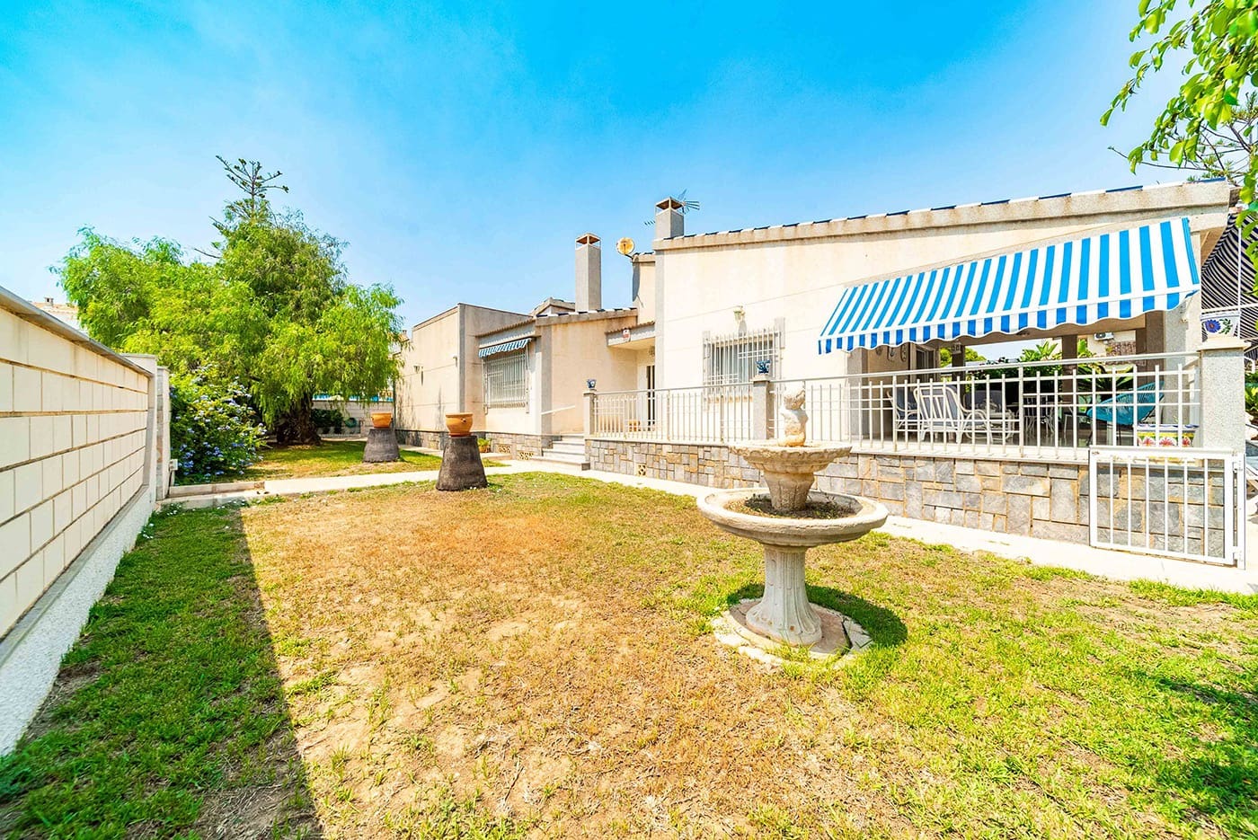 5 bedroom Villa for sale in La Zenia with pool - € 885,000 (Ref: 9763285)