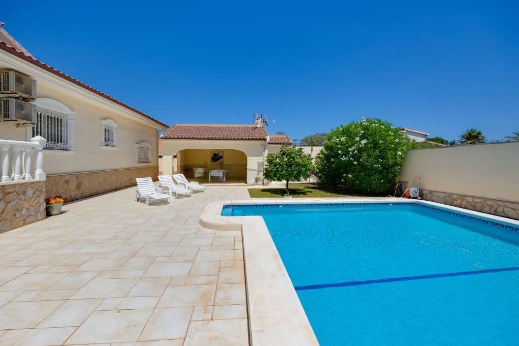 5 chambre Villa/Maison à vendre à Cabo Roig avec piscine garage - 1 100 000 € (Ref: 9769044)