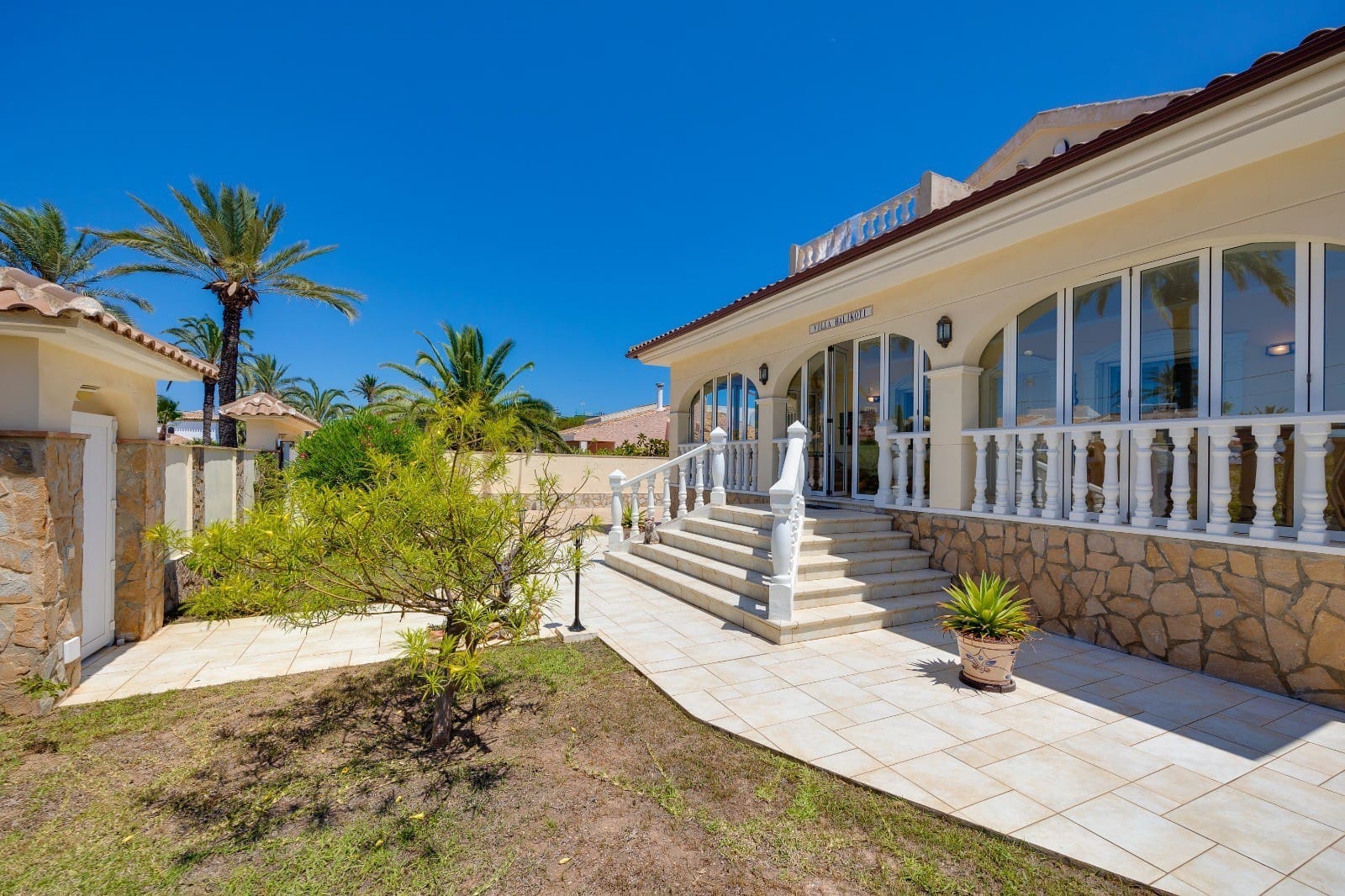 5 chambre Villa/Maison à vendre à Cabo Roig avec piscine garage - 1 100 000 € (Ref: 9769044)