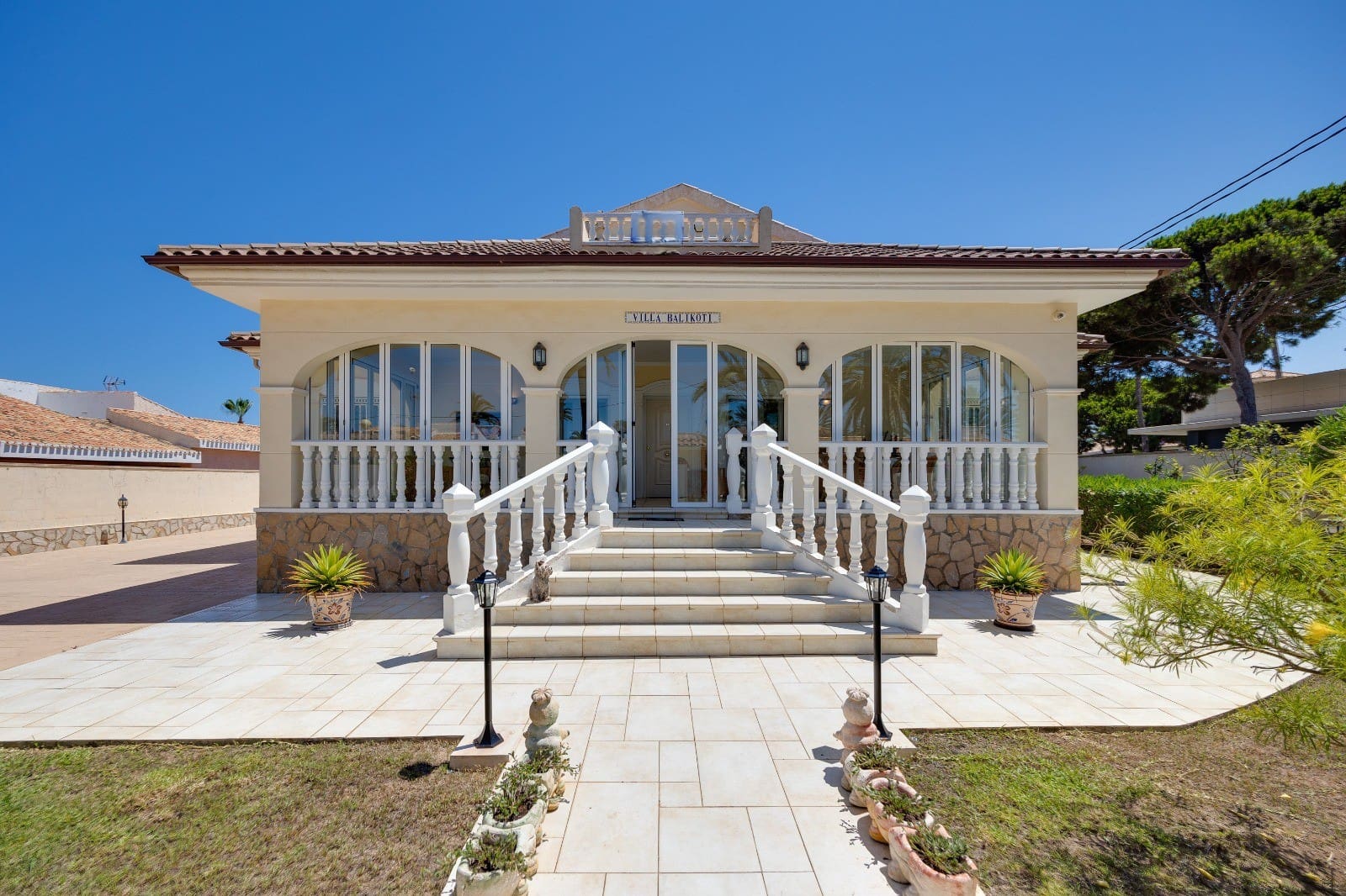 5 chambre Villa/Maison à vendre à Cabo Roig avec piscine garage - 1 100 000 € (Ref: 9769044)