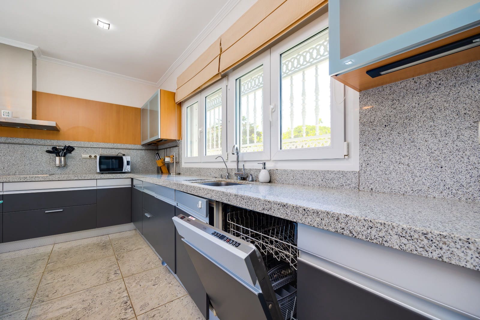 5 chambre Villa/Maison à vendre à Cabo Roig avec piscine garage - 1 100 000 € (Ref: 9769044)