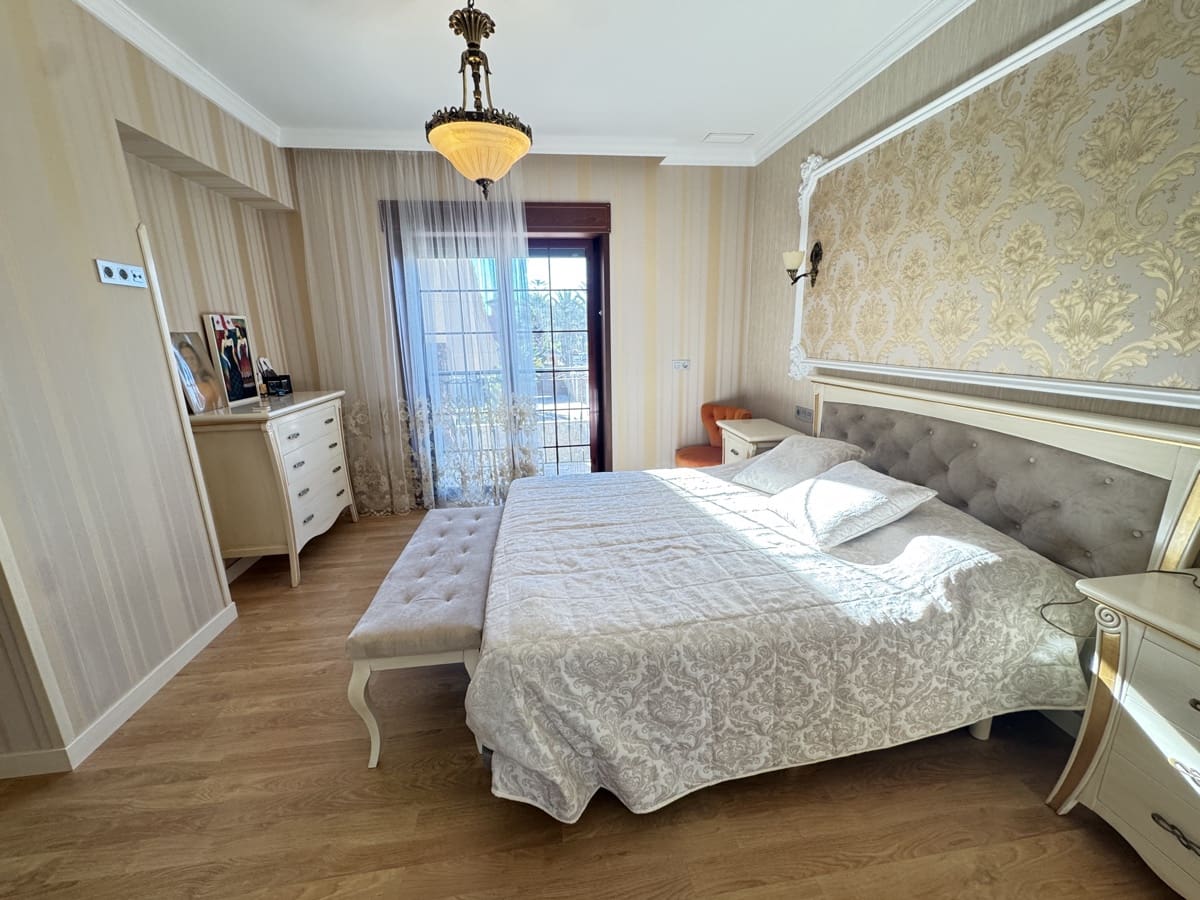 4 bedroom Villa for sale in Cabo Roig - € 1,700,000 (Ref: 9770157)