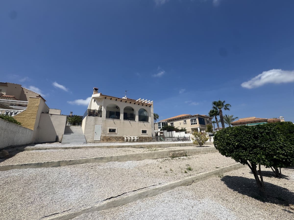 5 soveværelse Villa til salg i San Miguel de Salinas - € 599.999 (Ref: 9770160)