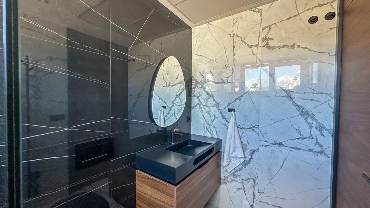 4 soveværelse Villa til salg i Villamartin med swimmingpool garage - € 2.950.000 (Ref: 9778757)