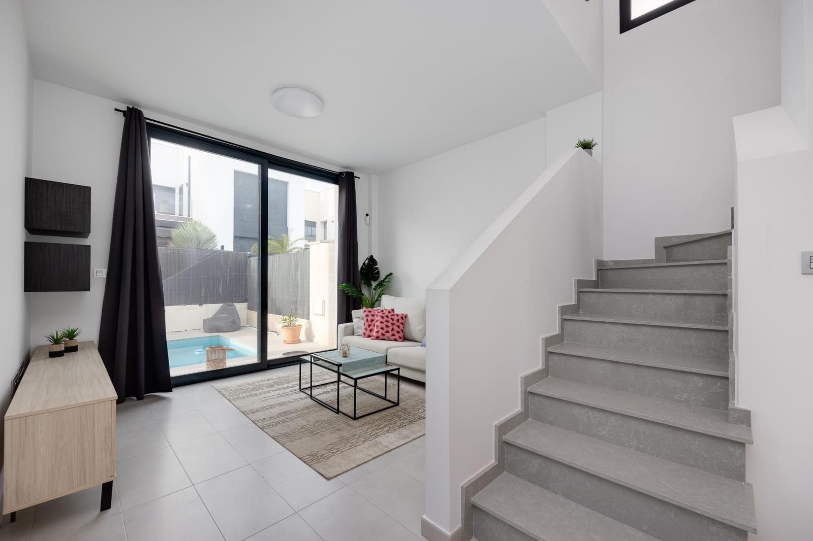 3 soveværelse Villa til salg i Villamartin med swimmingpool garage - € 359.900 (Ref: 9785132)