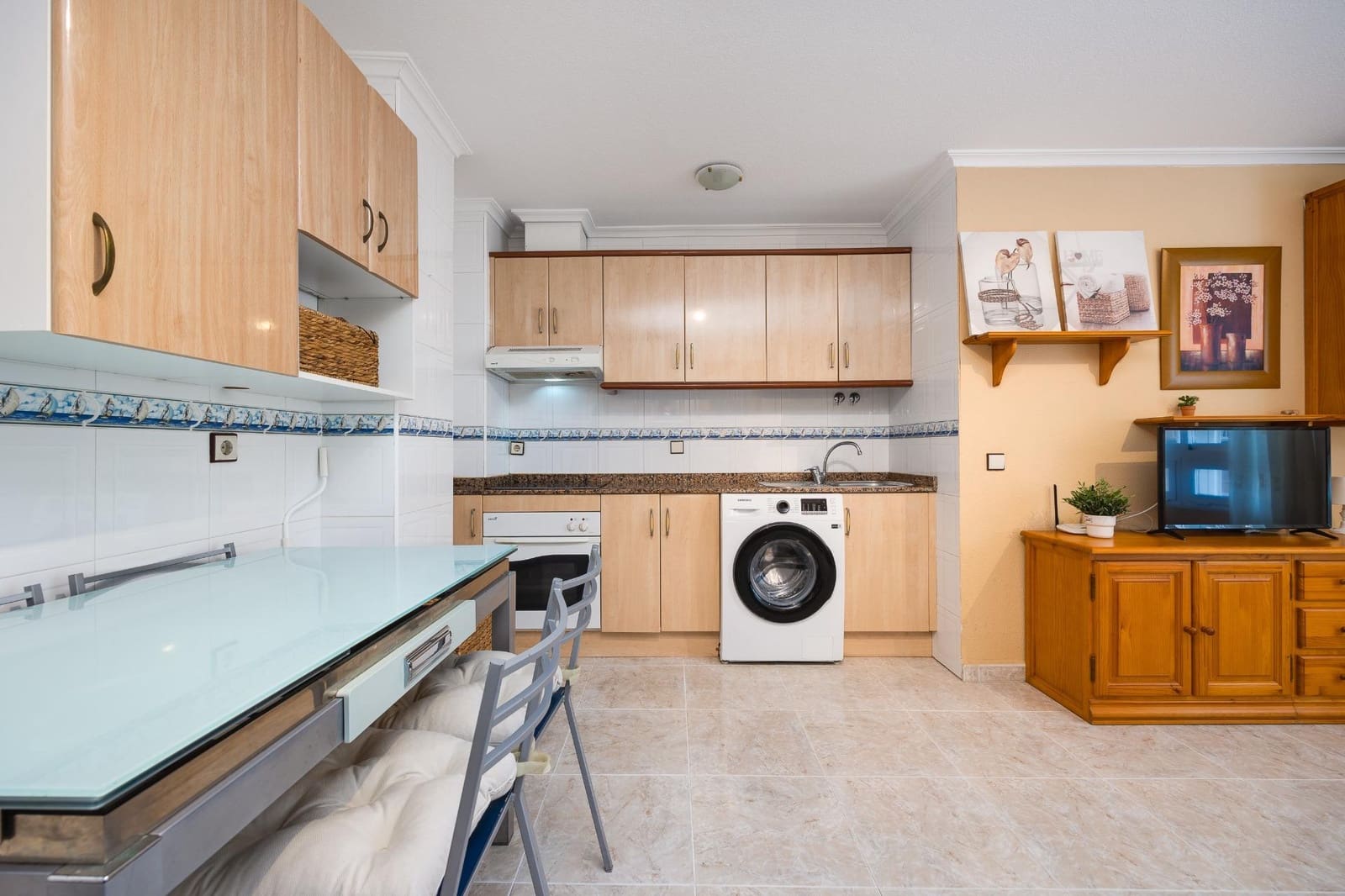 2 bedroom Apartment for sale in Torrevieja - € 132,000 (Ref: 9785133)