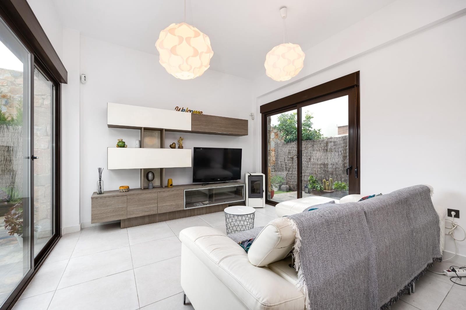 2 bedroom Villa for sale in Orihuela Costa - € 349,000 (Ref: 9785134)