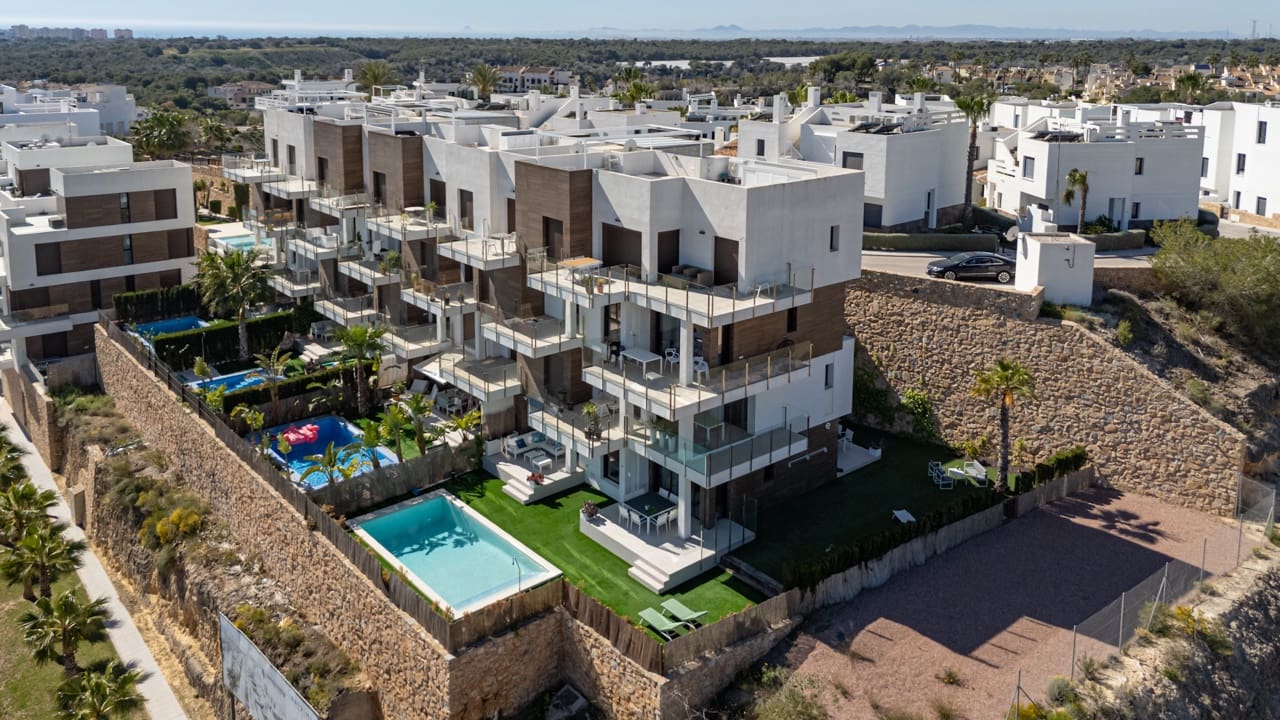 2 soverom Leilighet til salgs i Las Ramblas Golf med svømmebasseng - € 399 500 (Ref: 9795730)