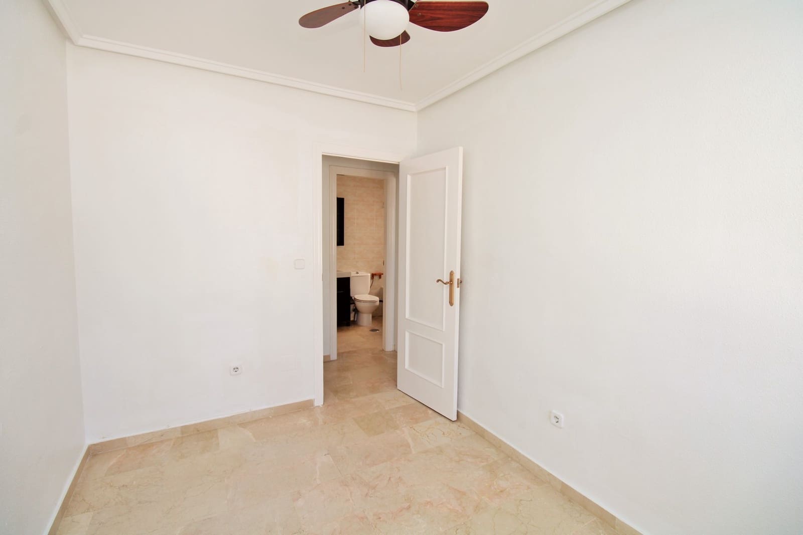 3 bedroom Townhouse for sale in Villamartin - € 229,000 (Ref: 9795732)