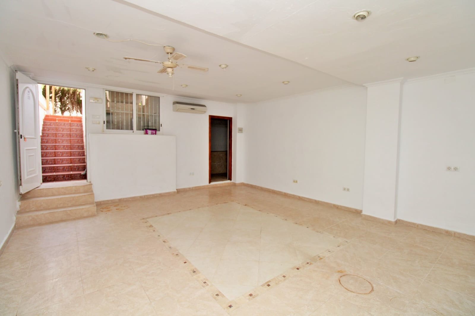 3 bedroom Townhouse for sale in Villamartin - € 229,000 (Ref: 9795732)