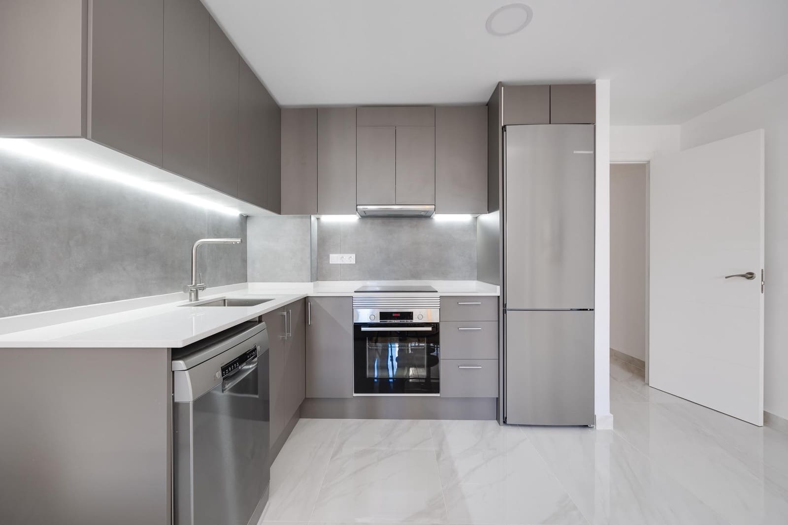 3 soverom Leilighet til salgs i Torrevieja - € 205 000 (Ref: 9795737)