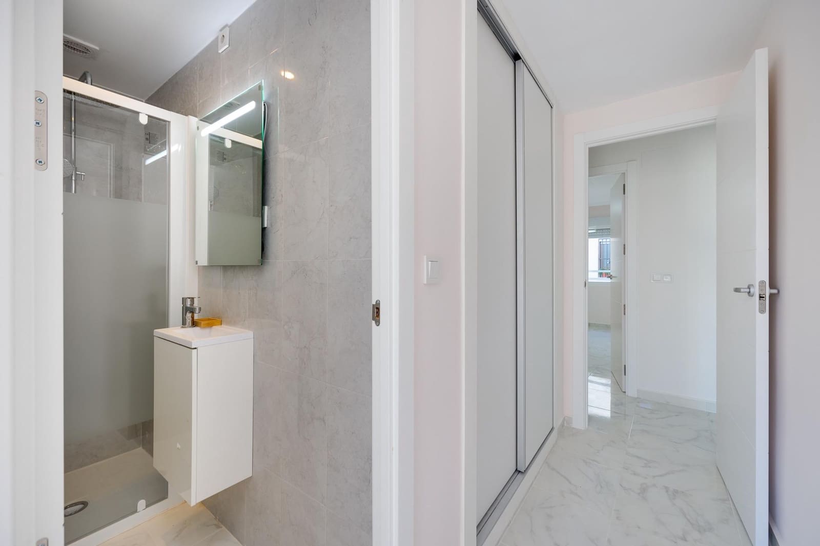 3 sypialnia Apartament na sprzedaż w Torrevieja - 269 900 € (Ref: 9795738)