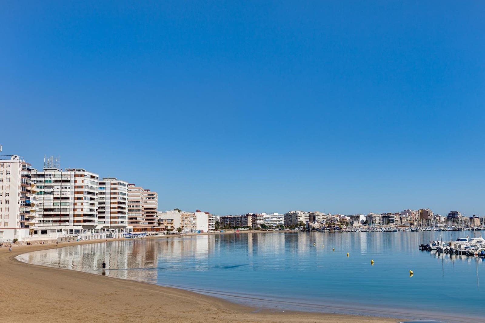 Apartamento de 4 habitaciones en Torrevieja en venta - 199.000 € (Ref: 9795739)