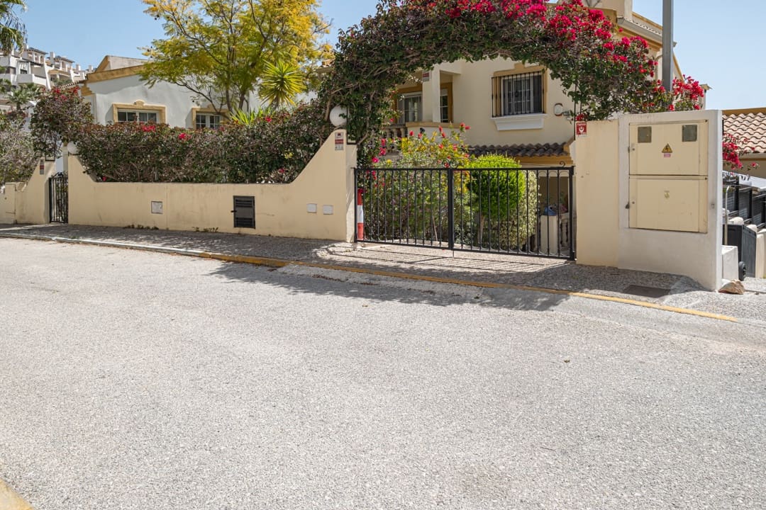 3 Zimmer Villa zu verkaufen in Las Ramblas Golf mit Pool Garage - 529.000 € (Ref: 9796645)