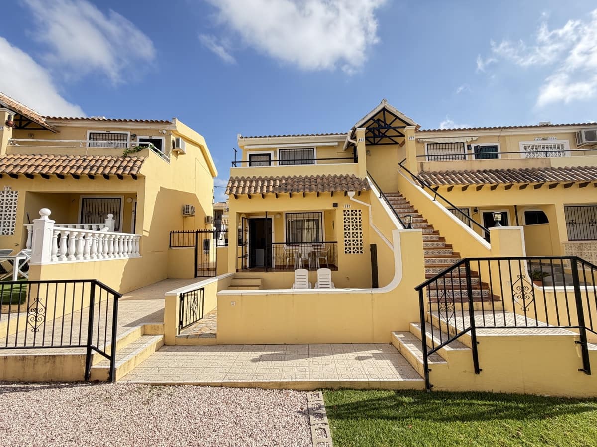 2 Zimmer Apartment zu verkaufen in Villamartin mit Pool - 159.995 € (Ref: 9805283)