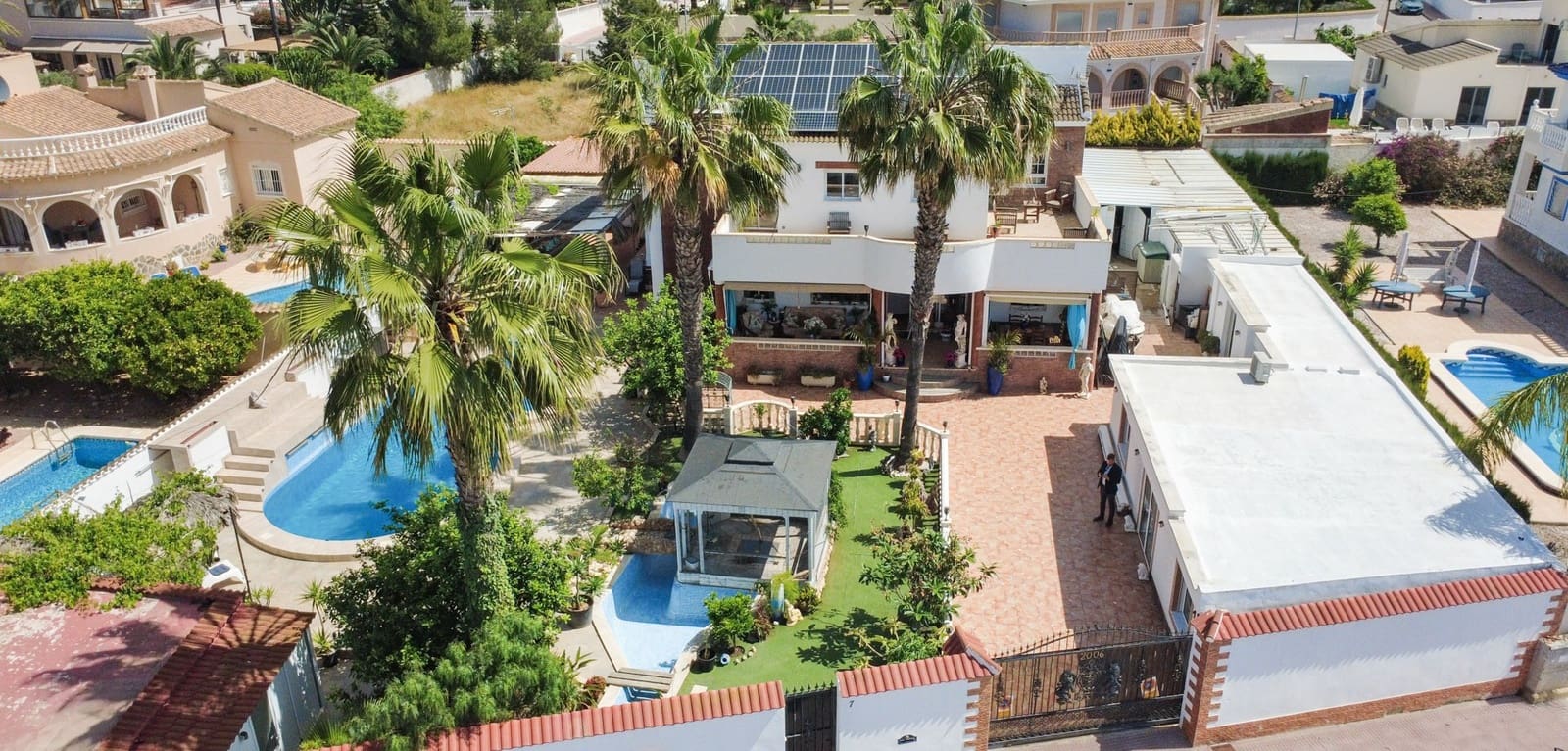 7 bedroom Villa for sale in Ciudad Quesada - € 1,299,000 (Ref: 9805284)