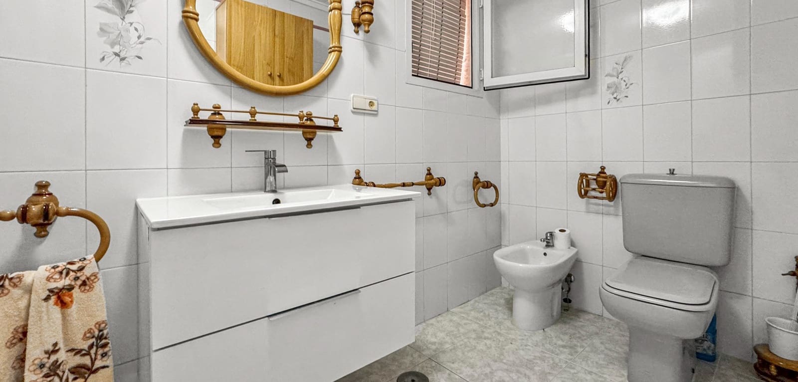 3 bedroom Apartment for sale in Torrevieja with garage - € 375,000 (Ref: 9805285)