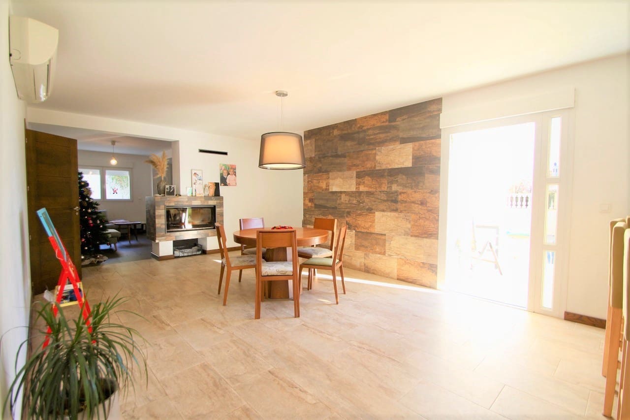 3 bedroom Villa for sale in Ciudad Quesada with pool - € 549,000 (Ref: 9807255)