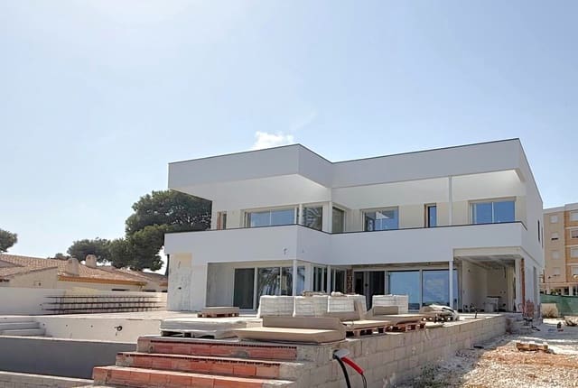5 soveværelse Villa til salg i Punta Prima, Orihuela med swimmingpool - € 2.950.000 (Ref: 9807260)