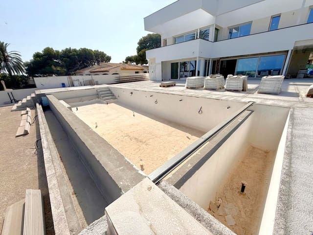 5 soveværelse Villa til salg i Punta Prima, Orihuela med swimmingpool - € 2.950.000 (Ref: 9807260)