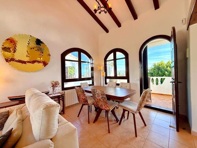 3 slaapkamer Villa te koop in Villamartin, Orihuela - € 425.000 (Ref: 9807264)