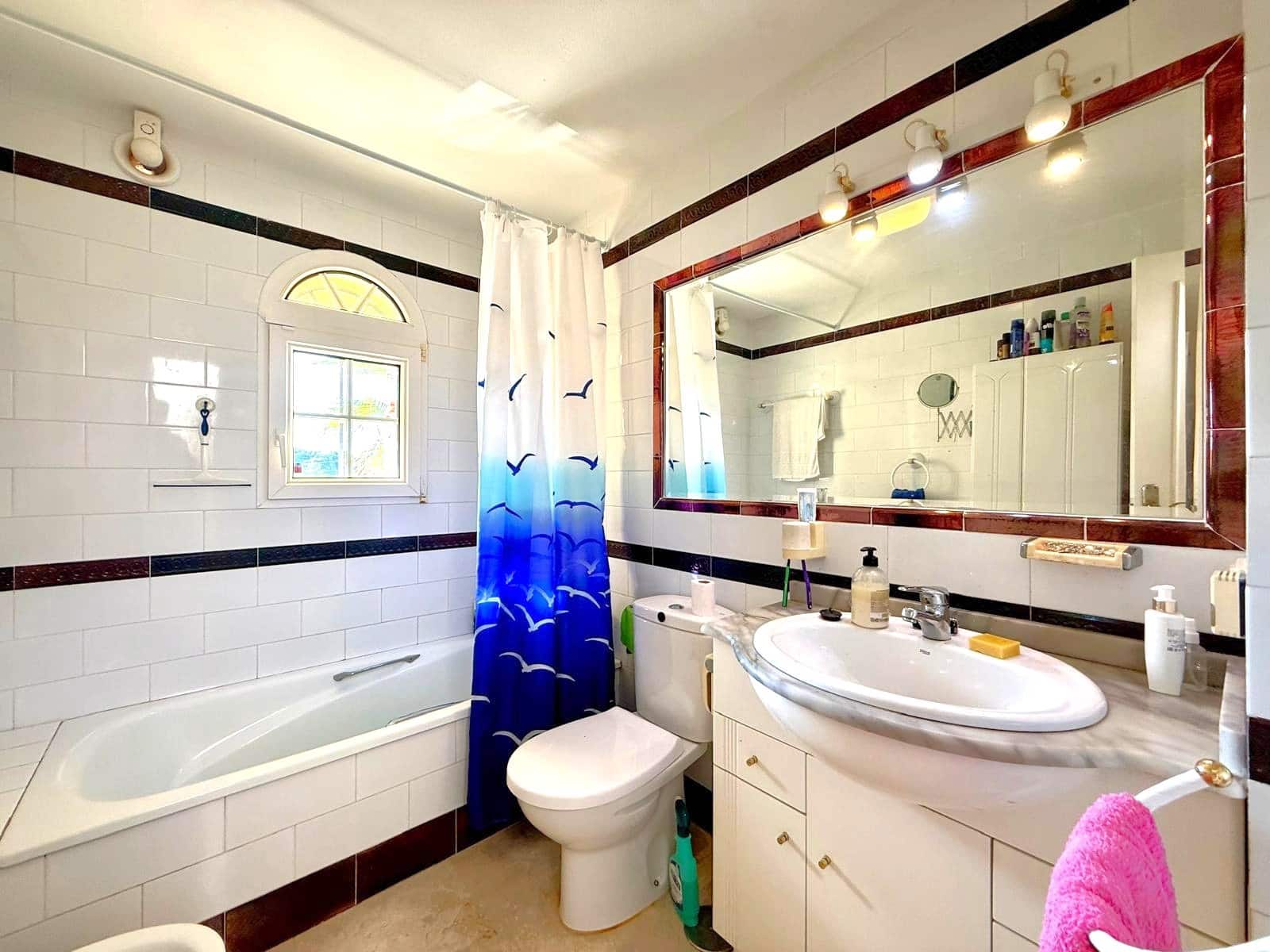 2 bedroom Townhouse for sale in Villamartin with pool - € 229,500 (Ref: 9807265)