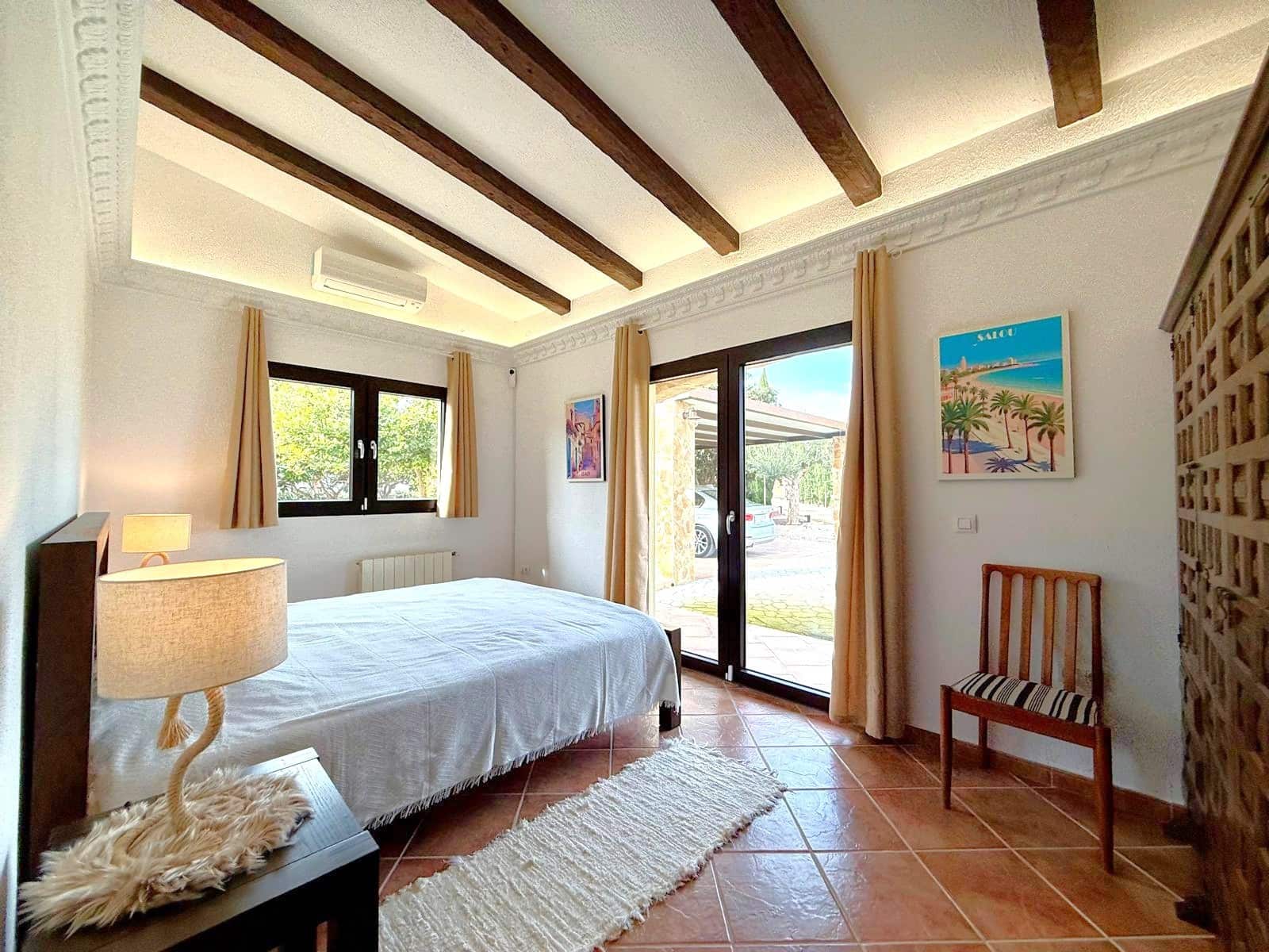 3 soveværelse Villa til salg i San Miguel de Salinas med swimmingpool - € 1.290.000 (Ref: 9807266)