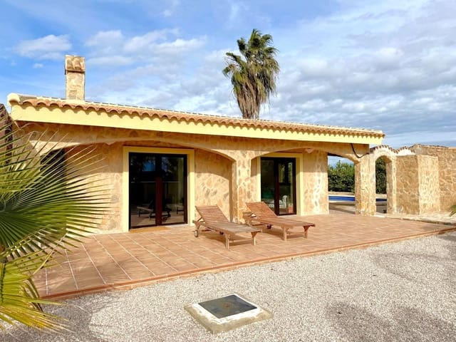 3 soveværelse Villa til salg i San Miguel de Salinas med swimmingpool - € 1.290.000 (Ref: 9807266)